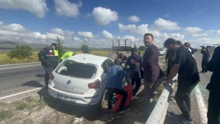 Nevşehirde takla atan otomobil refüje devrildi: 4 kişilik aile yaralandı