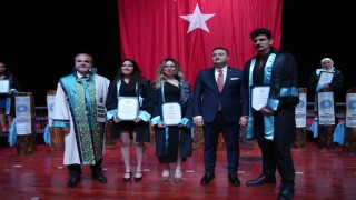 Niğde Ömer Halisdemir Üniversitesinde mezuniyet töreni: 2 bin öğrenci kep attı