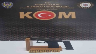 Niğdede kaçak alkol ve silah operasyonu: 3 şüpheli gözaltında