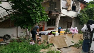 Niksarda evin balkonu çöktü, 1 kişi yaralandı