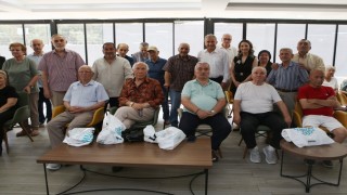 Nilüferde huzurevlerinde babalar günü kutlaması