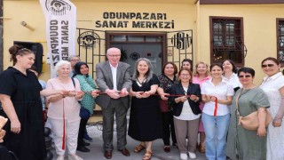 Odunpazarı Belediyesi Halk Merkezleri ‘Yıl Sonu Çini Sergisi açıldı
