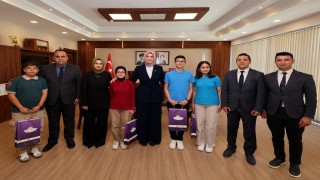 Öğrenciler Vali Yiğitbaşına Lavantayı sordu