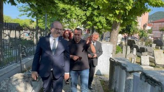 Öğrencileri gördü, 30 yıl önceki hatıraları canlandı