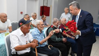 Osmaniye Belediyesi’nden Huzurevi Sakinlerine Sürpriz Etkinlik
