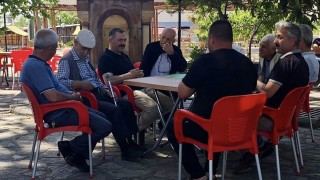 Osmaniye Emniyet Müdürü Sarıbuva, Tarihi Çınaraltı'nda Vatandaşlarla Buluştu