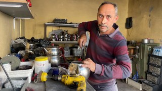 Osmaniye’de 45 Yıldır Tencere Tamiri Yapan Usta Mesleğini Yaşatmaya Çalışıyor