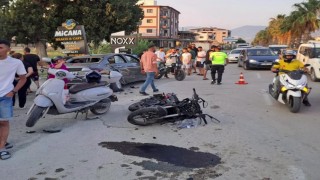 Otomobile ok gibi saplanan motosikletteki 1 kişi öldü, 1 kişi yaralandı