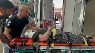 Otomobilin çarptığı kadın yaralandı