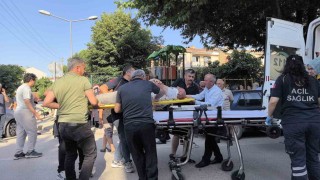 Otomobille çarpışan motosiklet sürücüsü ağır yaralandı