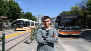(ÖZEL) Eskişehirli gencin tek tutkusu toplu taşıma araçları