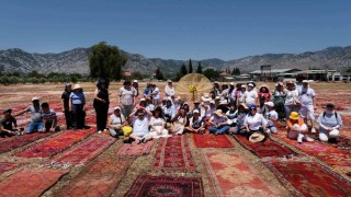Özel gereksinimli çocuklar, kilim tarlalarını gezdi
