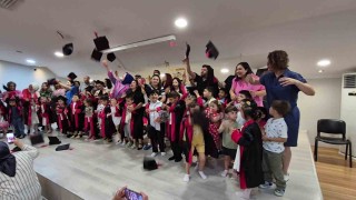 Özel minikler kep atıp mezuniyet coşkusu yaşadı