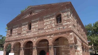 Özlüce Camii yeniden ibadete açıldı, ilk cuma namazı kılındı