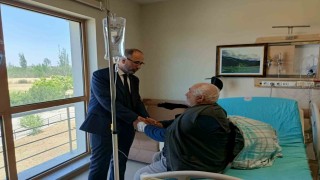 Öztürk, Çay ve Sultandağı Devlet Hastanelerini ziyaret etti