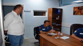 Para yatırmak için gittiği bankamatikte binlerce lira para buldu