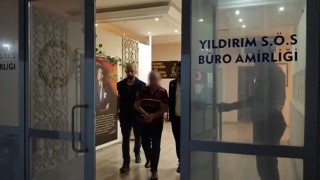Pazarcı şüpheliye operasyon: Aracından ve evinden 121 litre sahte içki çıktı