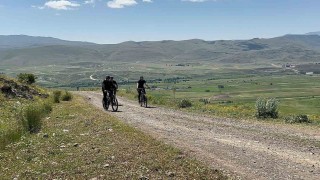 Pedallar bu defa göçerler için çevrildi