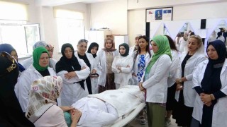 Pendik Halk Eğitim Merkezinde kadınlar SPA ve kalıcı makyaj eğitimiyle meslek sahibi oluyor