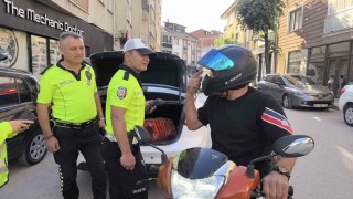 Polisten 10 kez kask cezası yedi