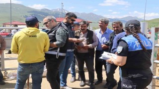 Polisten vatandaşa dolandırıcılık ve sahte para ikazı