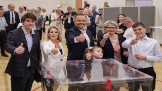 Polonyada cumhurbaşkanlığı seçimlerini Karol Nawrocki kazandı