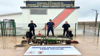 Sahil Güvenlik ekiplerinden Çevre Gününe özel deniz temizliği