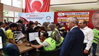Şahinbey Belediyesinden öğrencilere karne hediyesi