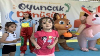 Sakaryada oyuncaklar paylaşıldı, kalpler ısındı