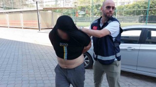 Samsunda sitenin bahçesinden piknik masası çalan şahıs tutuklandı