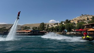 Şanlıurfa ilk defa flyboard ve jet ski gösterisine sahne oldu