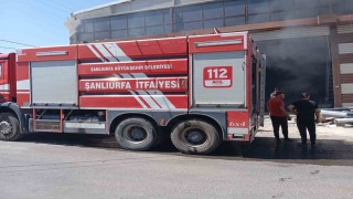 Şanlıurfada boya fabrikasında çıkan yangın kontrol altına alındı