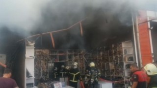 Şanlıurfada iş yeri yangını kontrol altına alındı