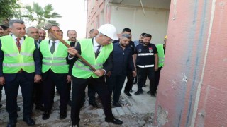 Şanlıurfada isyanda 13 mahkumun öldüğü cezaevi yıkılıyor