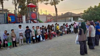 Sarıgölde arife geleneği çocukları sevindirdi