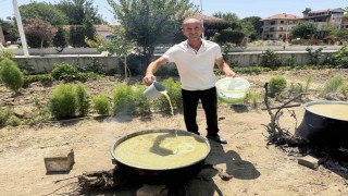 Sarıgölde bağlarda kesilen koruklar ekonomiye kazandırılıyor