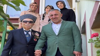 Şehit ve gazi aileleriyle bir araya geldi
