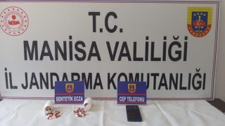 Sentetik ecza haplarıyla yakalandı