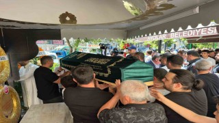Serdar Topraktepenin ağabeyi Ayhan Topraktepe son yolculuğuna uğurlandı