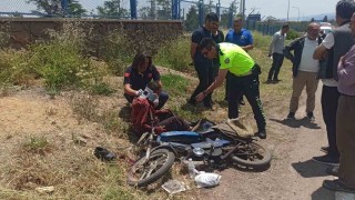 Seydişehirde minibüsle çarpışan motosikletli yaralandı