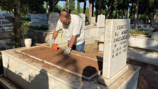 Sıcak hava, kabir ziyaretlerini de etkiledi