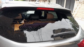 Siirtte fırtına nedeniyle arabalar hasar aldı