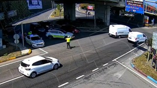 Sınava geç kalan öğrencilerin yardımına polis ekipleri yetişti