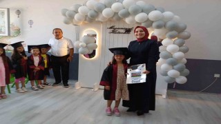 Sındırgıda öğrencilerin karne sevinci