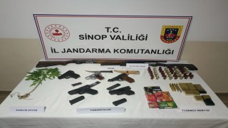 Sinopta silah ve uyuşturucu operasyonu: 3 gözaltı