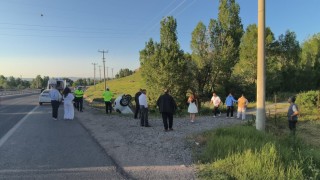 Sivasta su kanalına yuvarlanan otomobildeki 3 kişi yaralandı