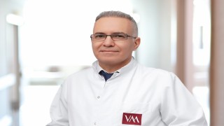 Skolyozun çocuklukta fark edilmesi tedavide kritik önem taşıyor