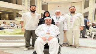 SMA hastası gencin hastalığı hac vazifesine engel olmadı