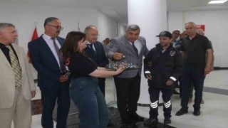 Sünnetci, personelle bayramlaştı