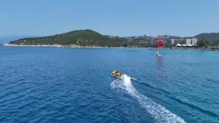 Tatil beldelerinde yeni trend: Spor araba görünümlü sürat tekneleri ilgi görüyor